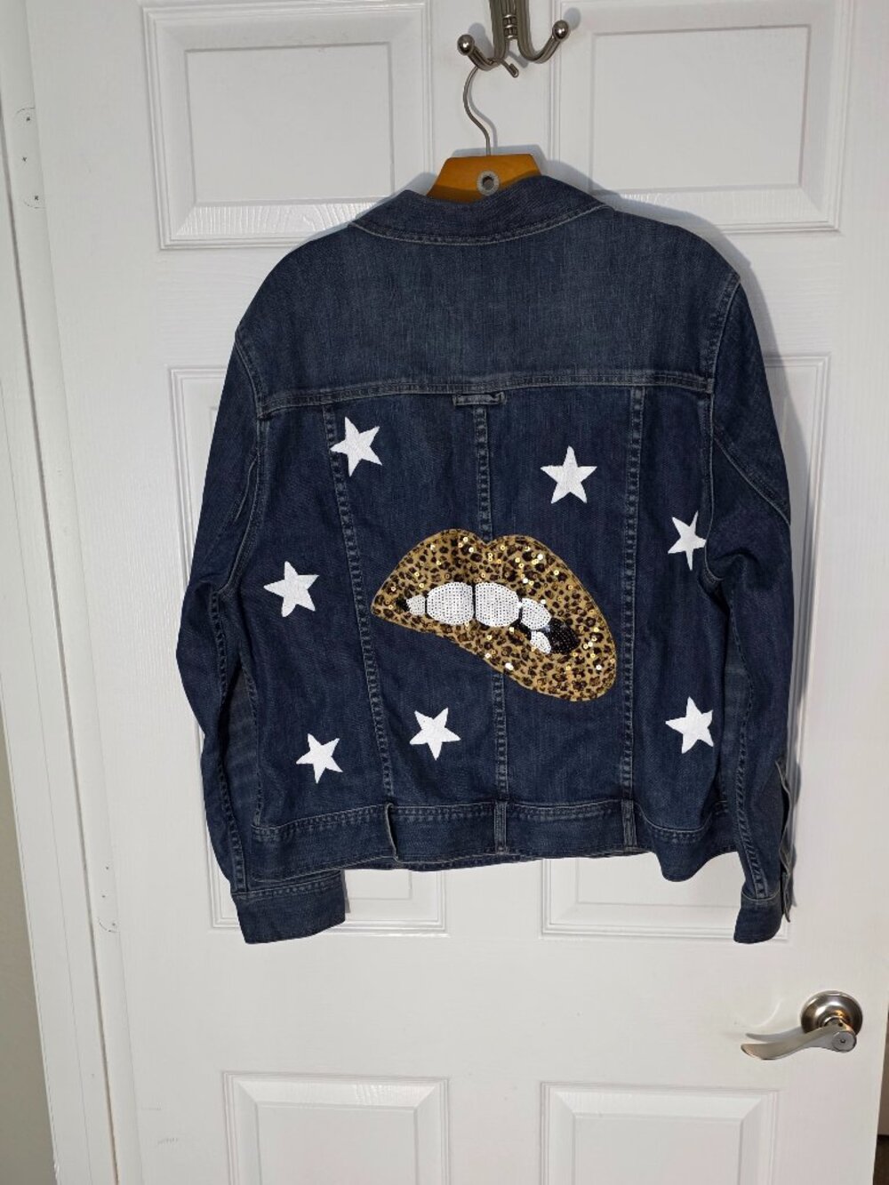 JIjll Custom Denim Jean Jacket with Stars and Lips size xl
